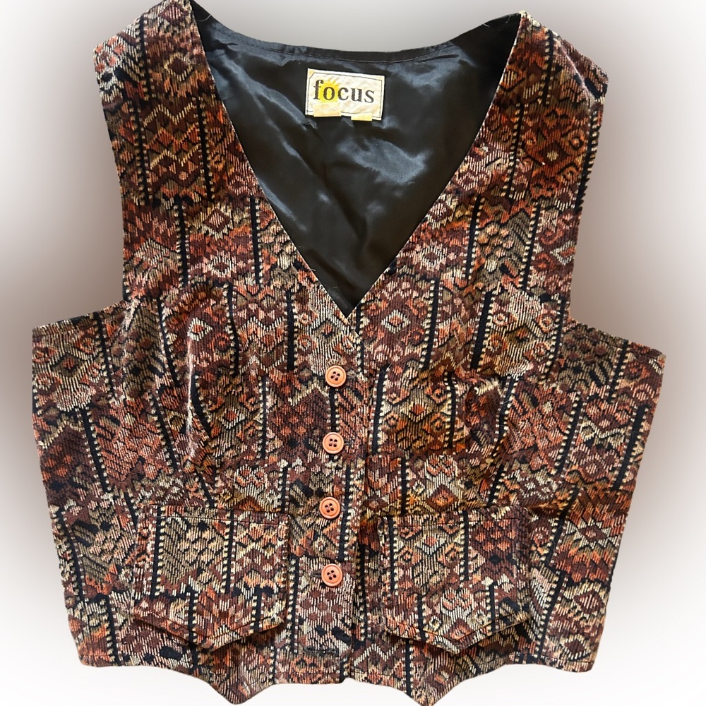 Focus Patterned Vest